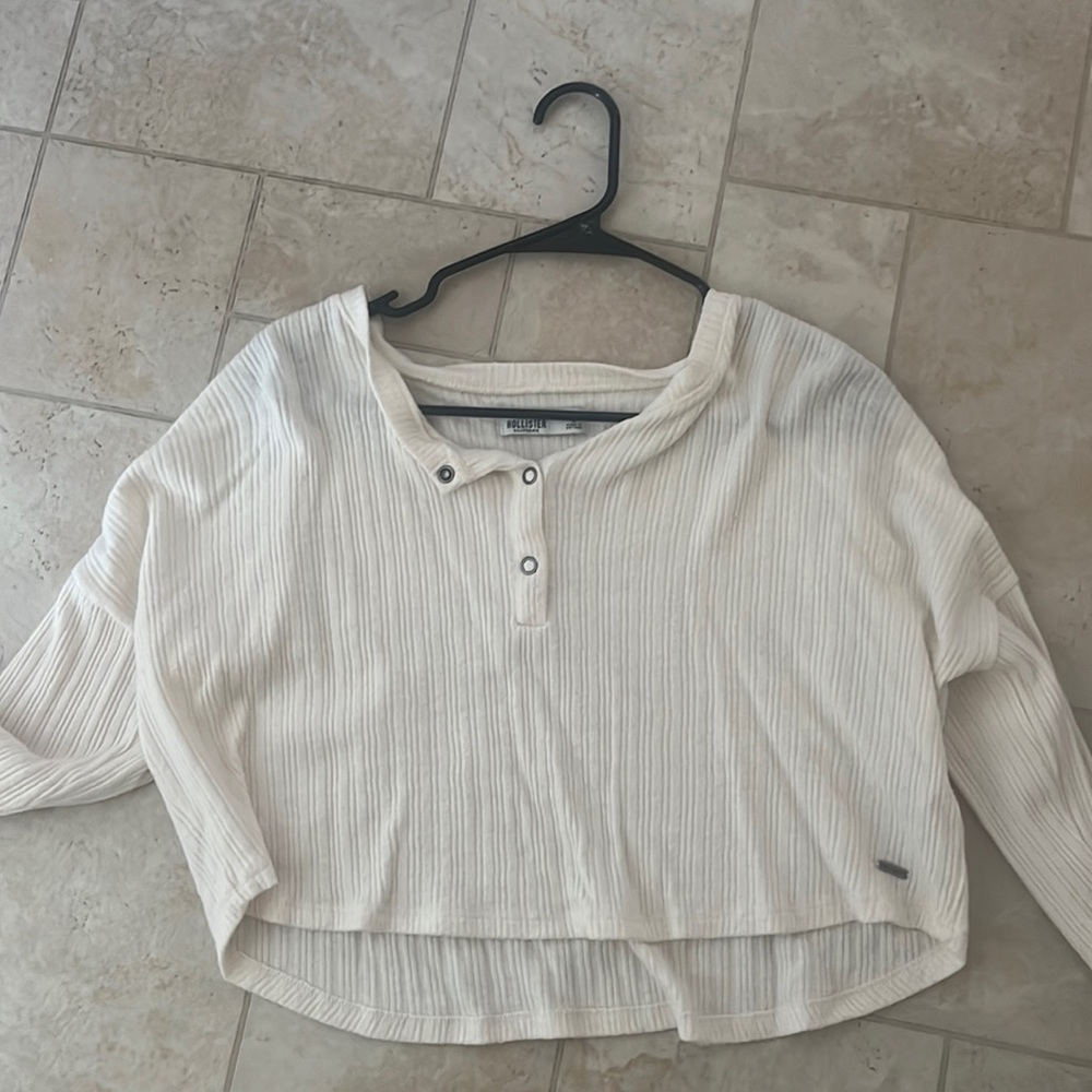 Cropped tee/ sweater